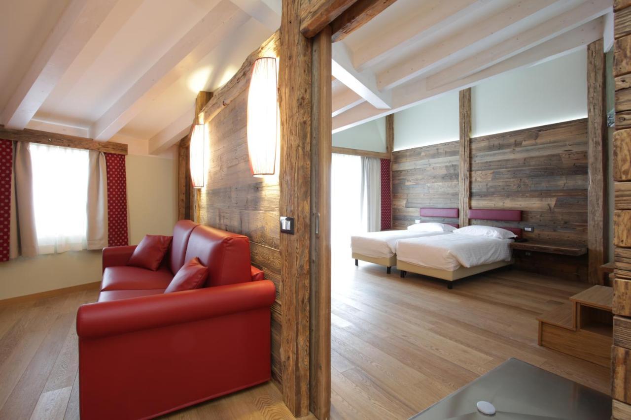 Hotel Delle Alpi パッソ・デル・トナーレ エクステリア 写真