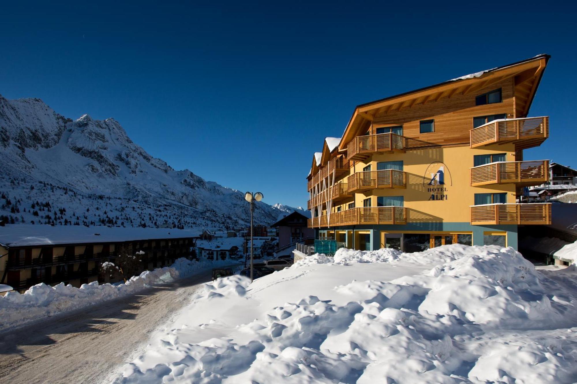Hotel Delle Alpi パッソ・デル・トナーレ エクステリア 写真